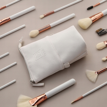 ilu Basic Set 18 Makeup Brushes Zestaw 18 pędzli do makijażu + etui białe