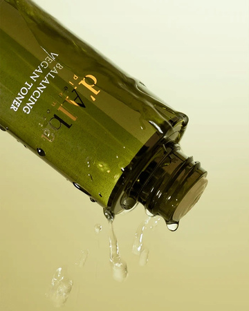 d'Alba Mild Skin Balancing Vegan Toner Nawilżająco kojący tonik 150ml
